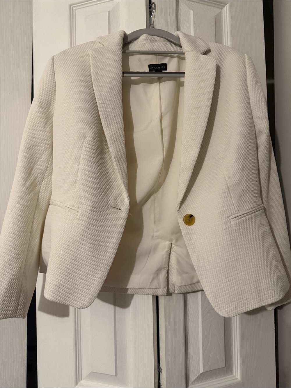 Ann Taylor Cream Textured Single-Button Blazer